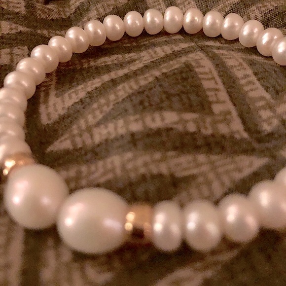 Pearl Bangle - Picture 2 of 2